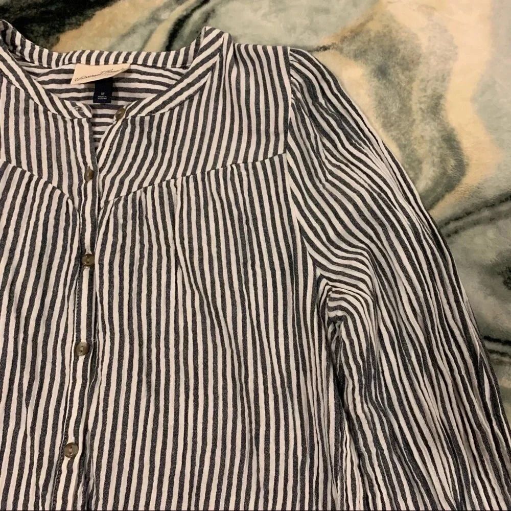 🔴Universal Thread | Puff Long Sleeve Button down - Picture 9 of 9